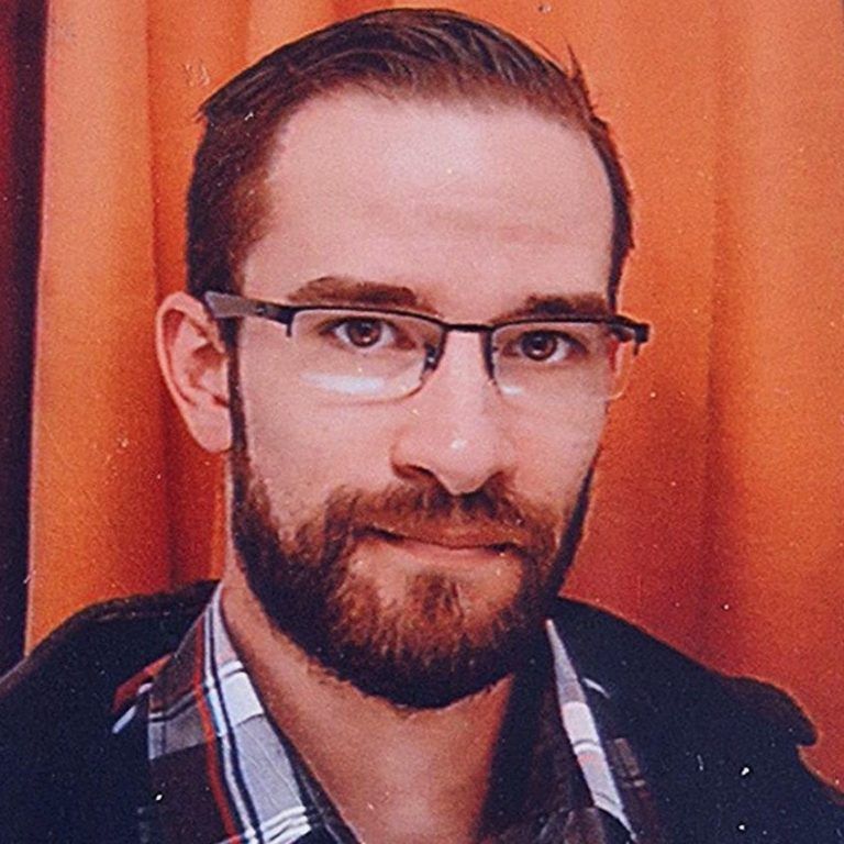 Dag Dennis Ehlers am Telefon